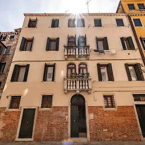 Glass House - Loft 2 Minutes To Rialto Bridge & View Venice